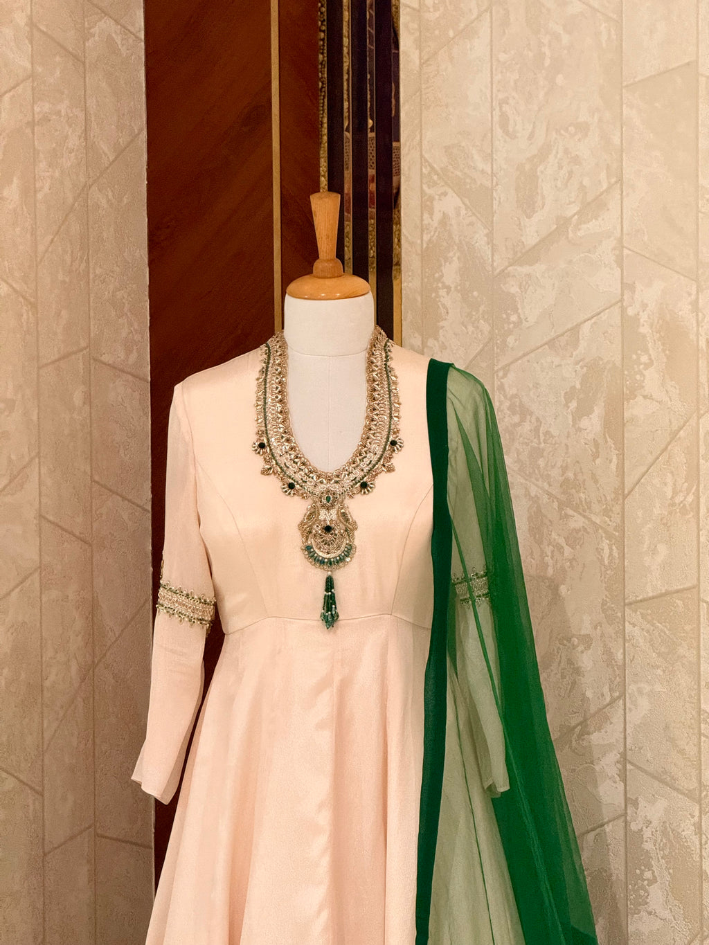 Jasmin stephanotis Gown