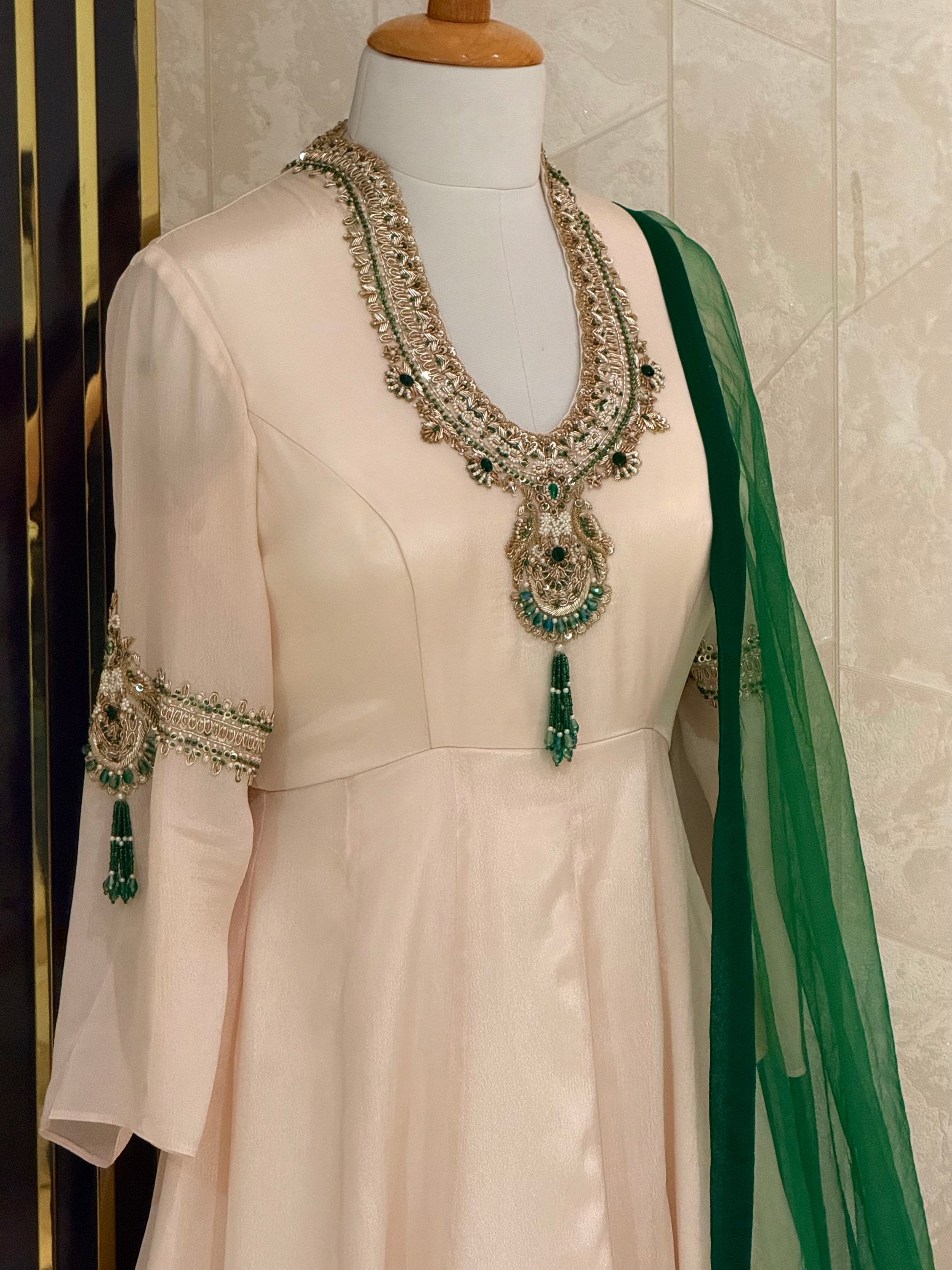 Jasmin stephanotis Gown