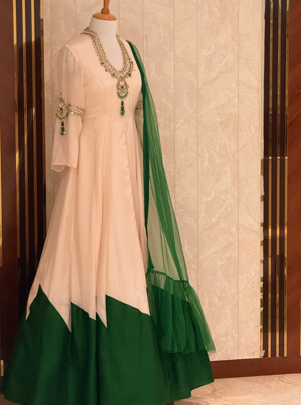 Jasmin stephanotis Gown