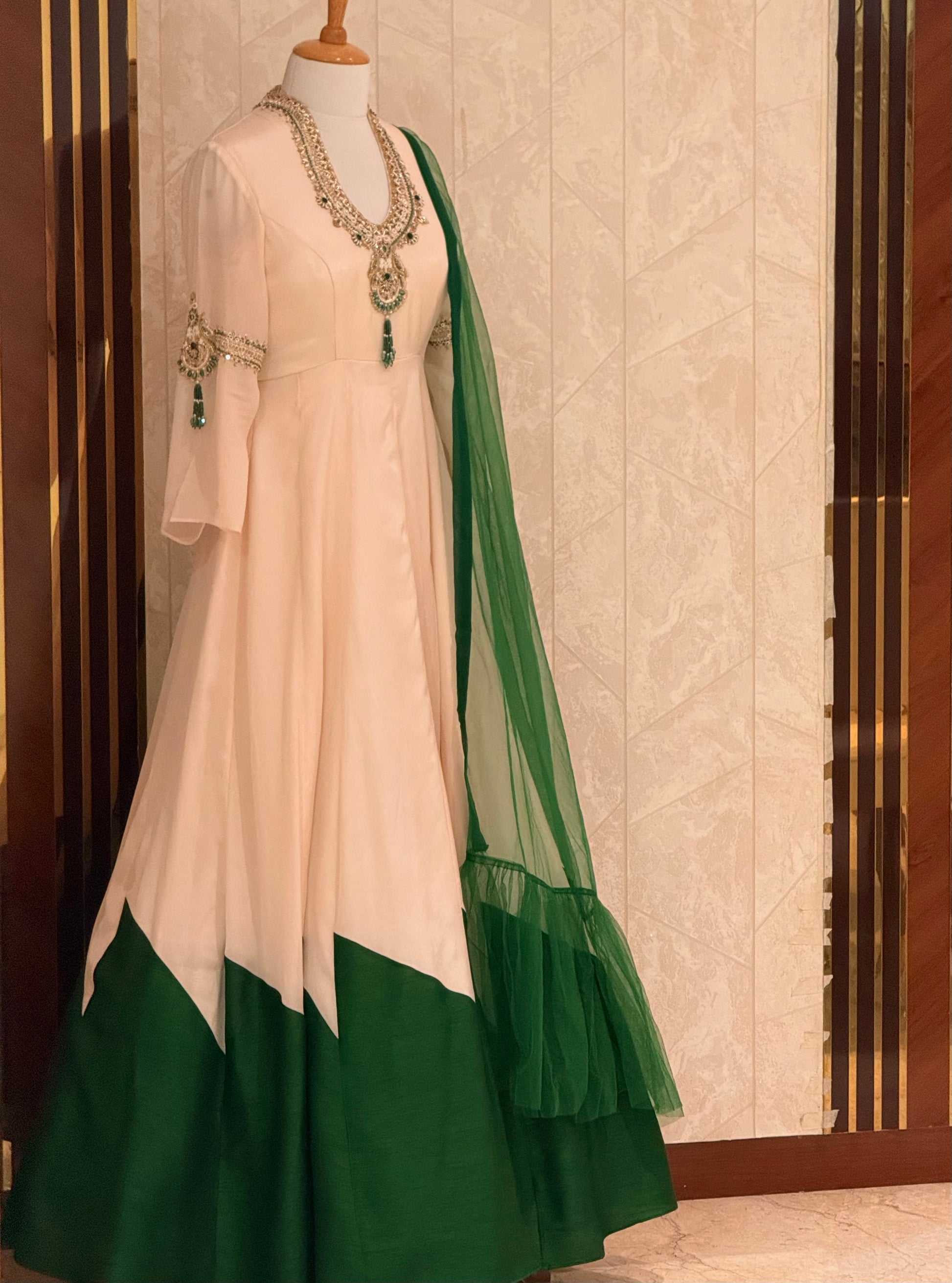 Jasmin stephanotis Gown