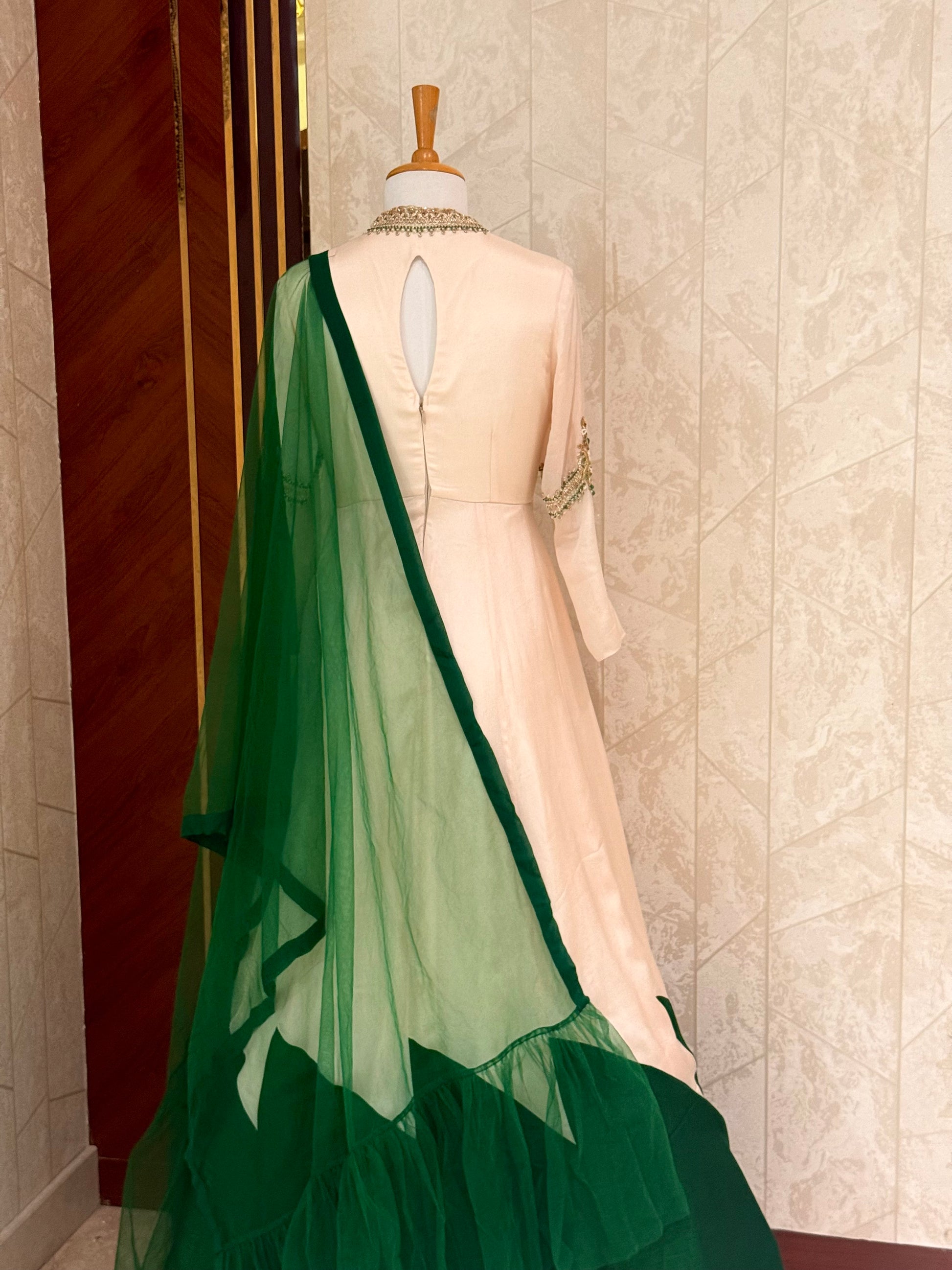 Jasmin stephanotis Gown